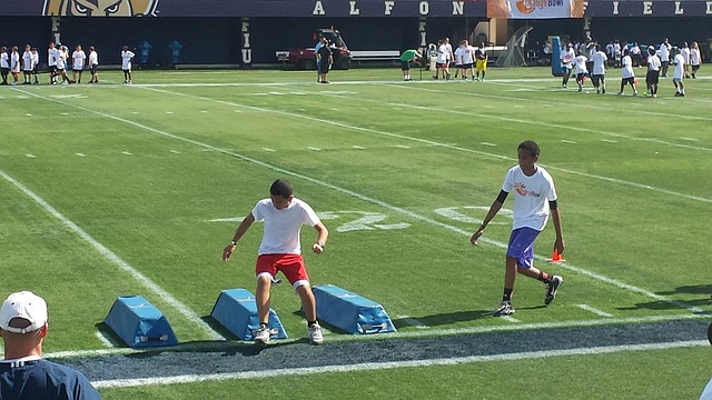 且与董事长 且与董事长